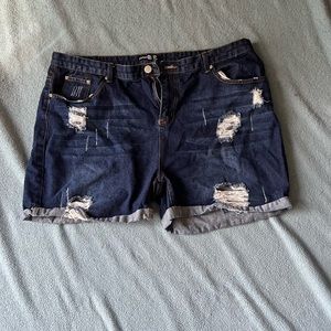 Boohoo Plus Turn Up Denim Short 18